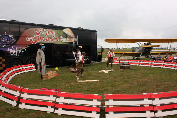 Flying Circus zorgt voor vermaak bij jong en oud.