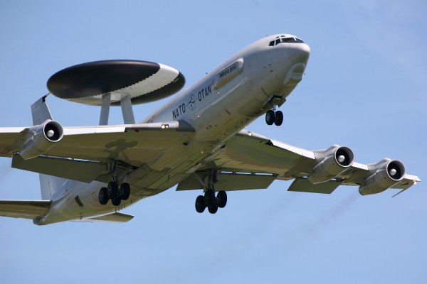 Awacs tijdens de airshow van 2007 (Foto Rob van Ringelsteijn).