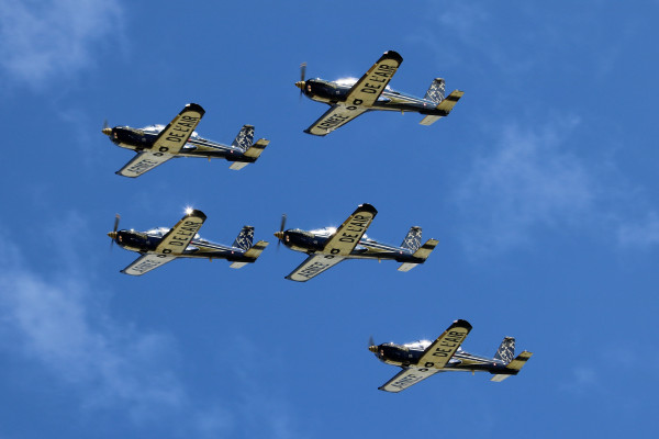 Cartouche Doré vliegt over Texel Airport.